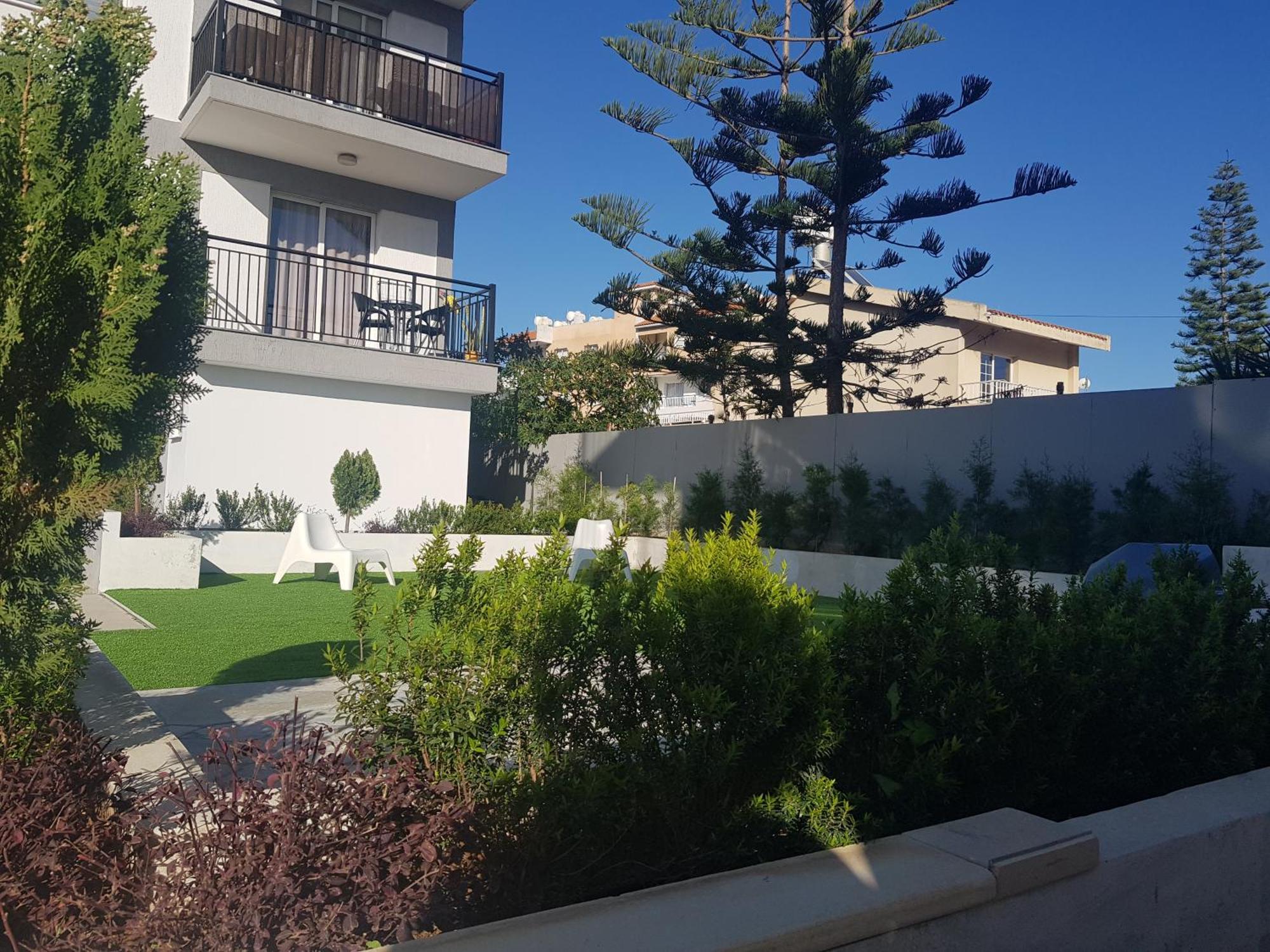 Valentinos Apartments Paphos Exteriör bild