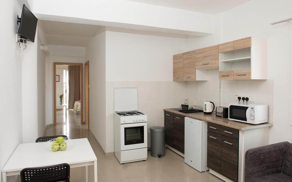 Valentinos Apartments Paphos Exteriör bild