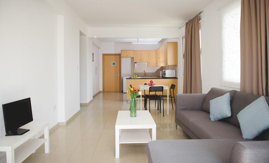 Valentinos Apartments Paphos Exteriör bild