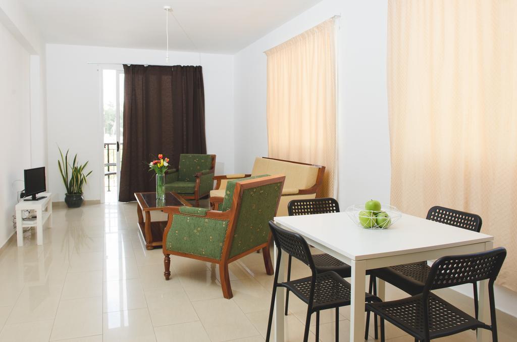 Valentinos Apartments Paphos Exteriör bild