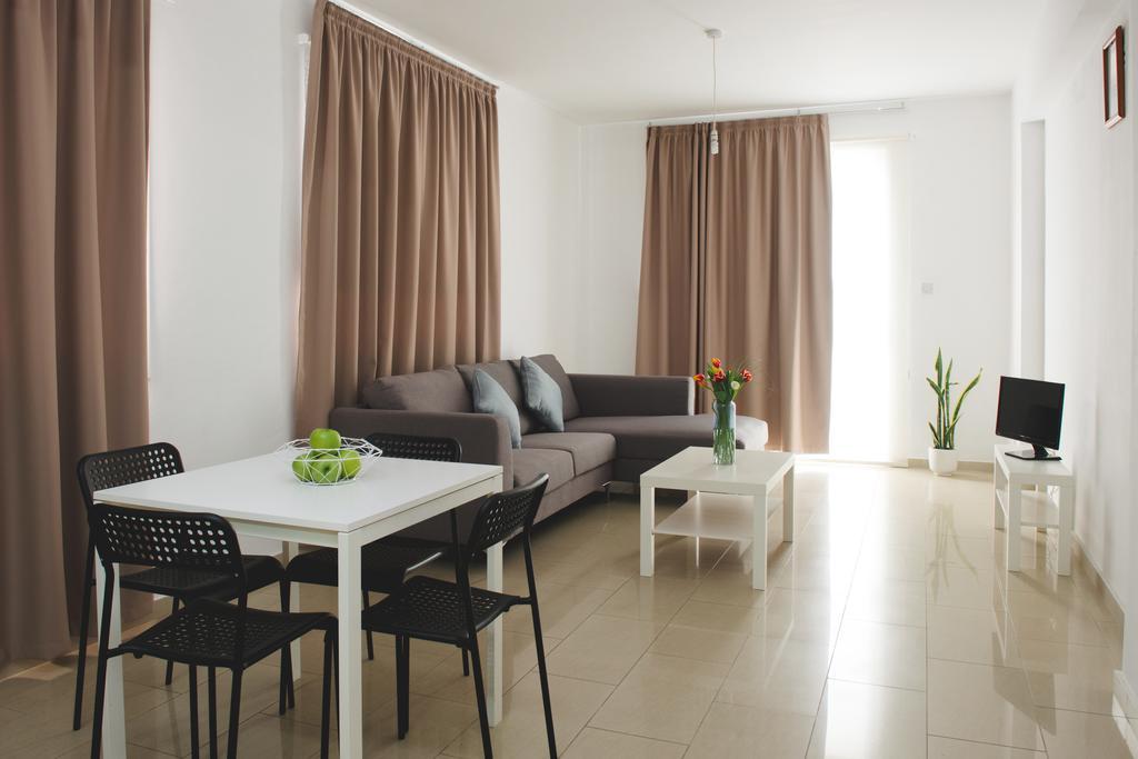 Valentinos Apartments Paphos Exteriör bild