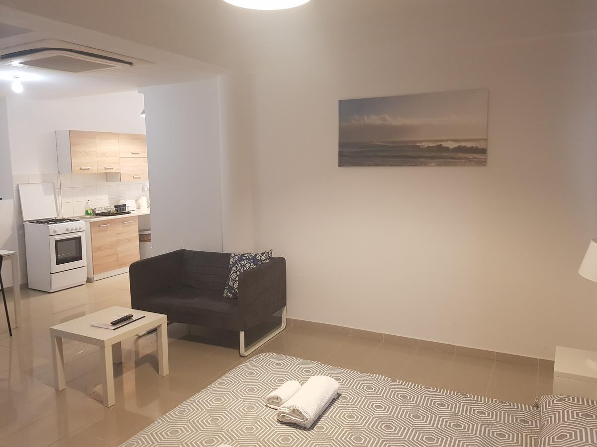 Valentinos Apartments Paphos Exteriör bild