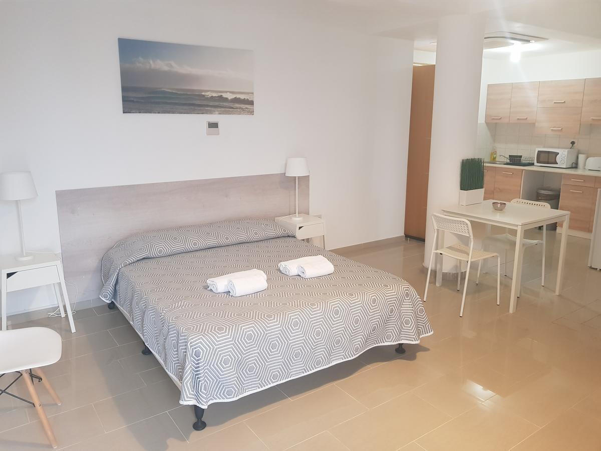 Valentinos Apartments Paphos Exteriör bild