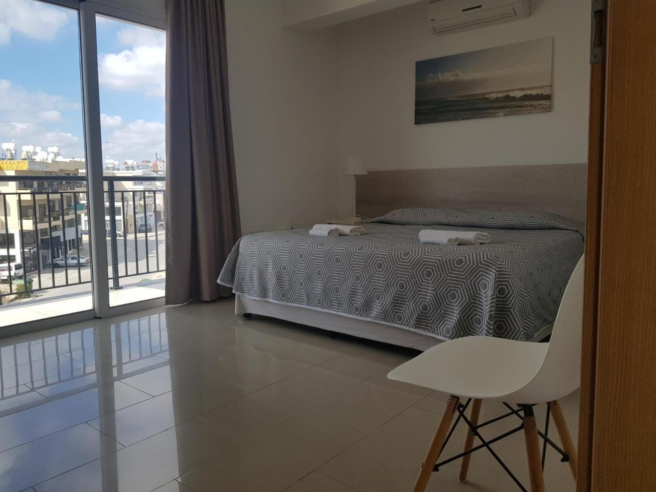 Valentinos Apartments Paphos Exteriör bild