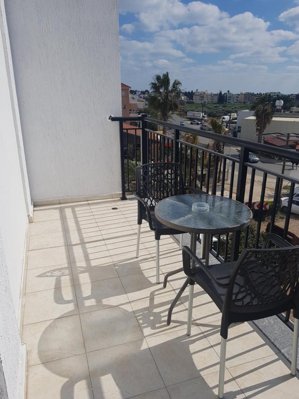 Valentinos Apartments Paphos Exteriör bild