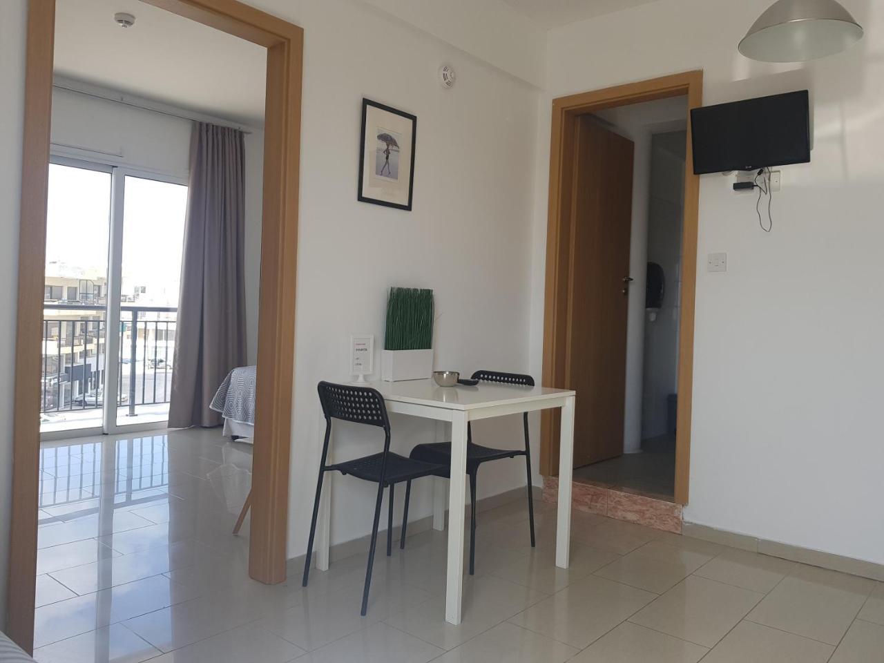Valentinos Apartments Paphos Exteriör bild