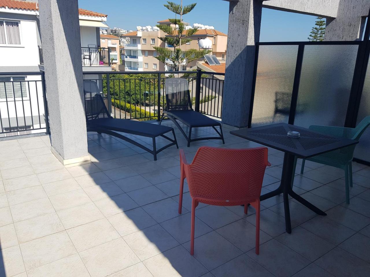 Valentinos Apartments Paphos Exteriör bild