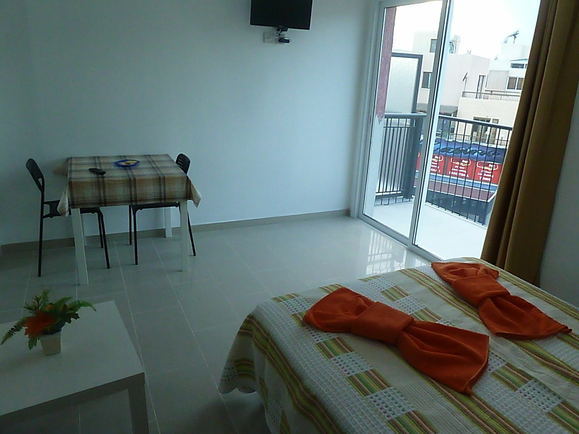Valentinos Apartments Paphos Exteriör bild