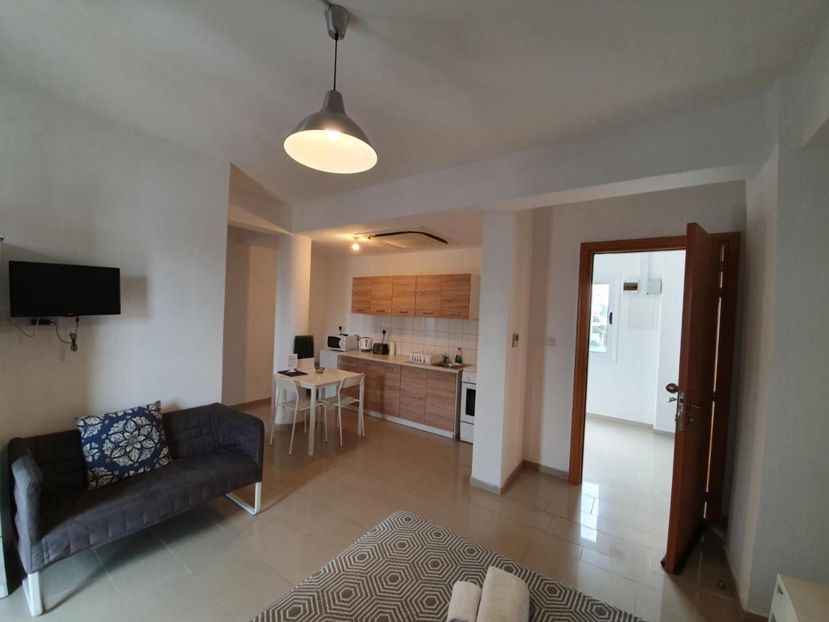Valentinos Apartments Paphos Exteriör bild